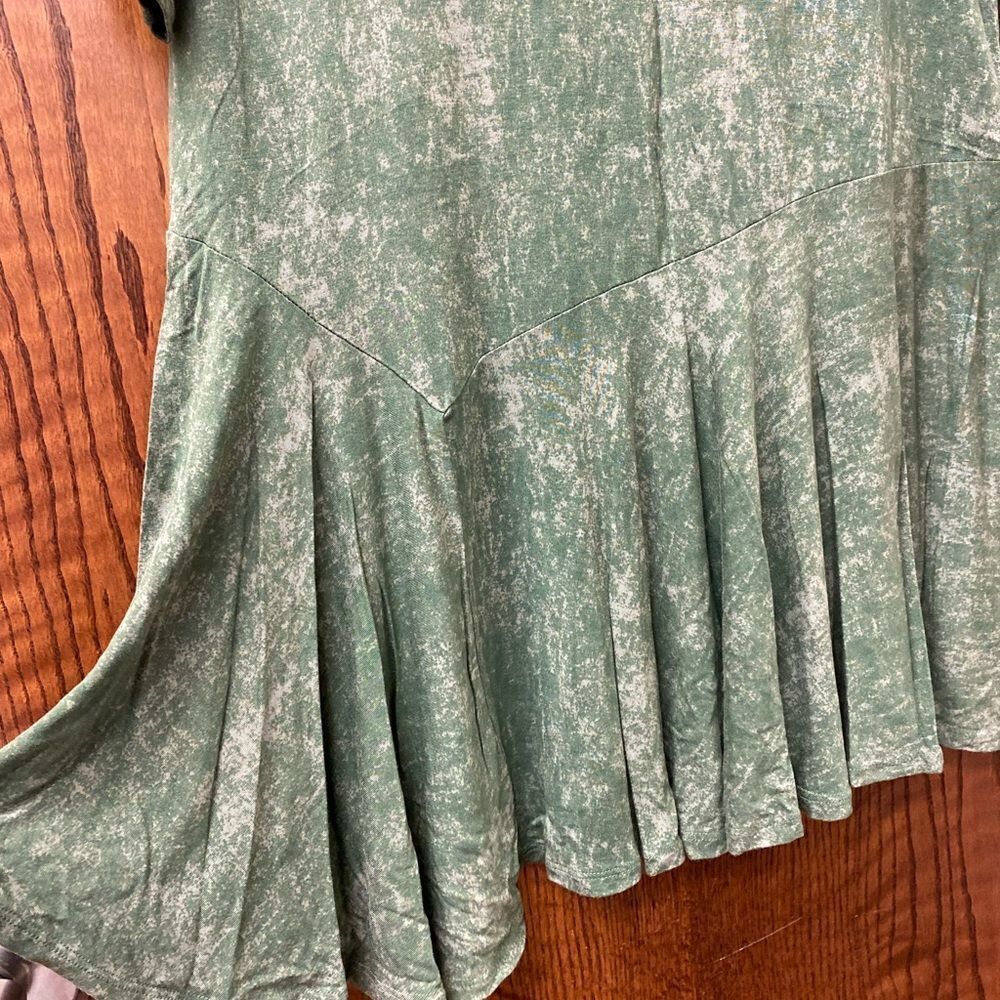 Logo lori‎ Goldstein green tie dye asymmetrical tunic top - Picture 4 of 8